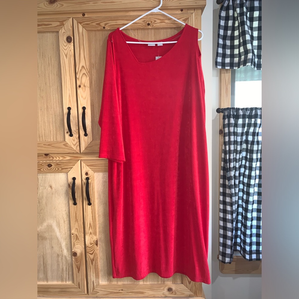 Chico’s Travelers NWT “cherry pop” split shoulderdress size 4 (US 20/22) lovely!